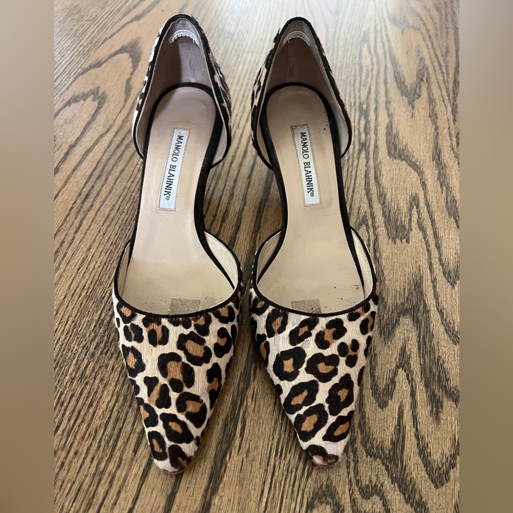 Manolo Blahnik kitten heels size 38